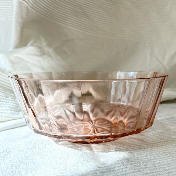 Vintage Depression Glass Bowl in Pink - Picture 10 of 15